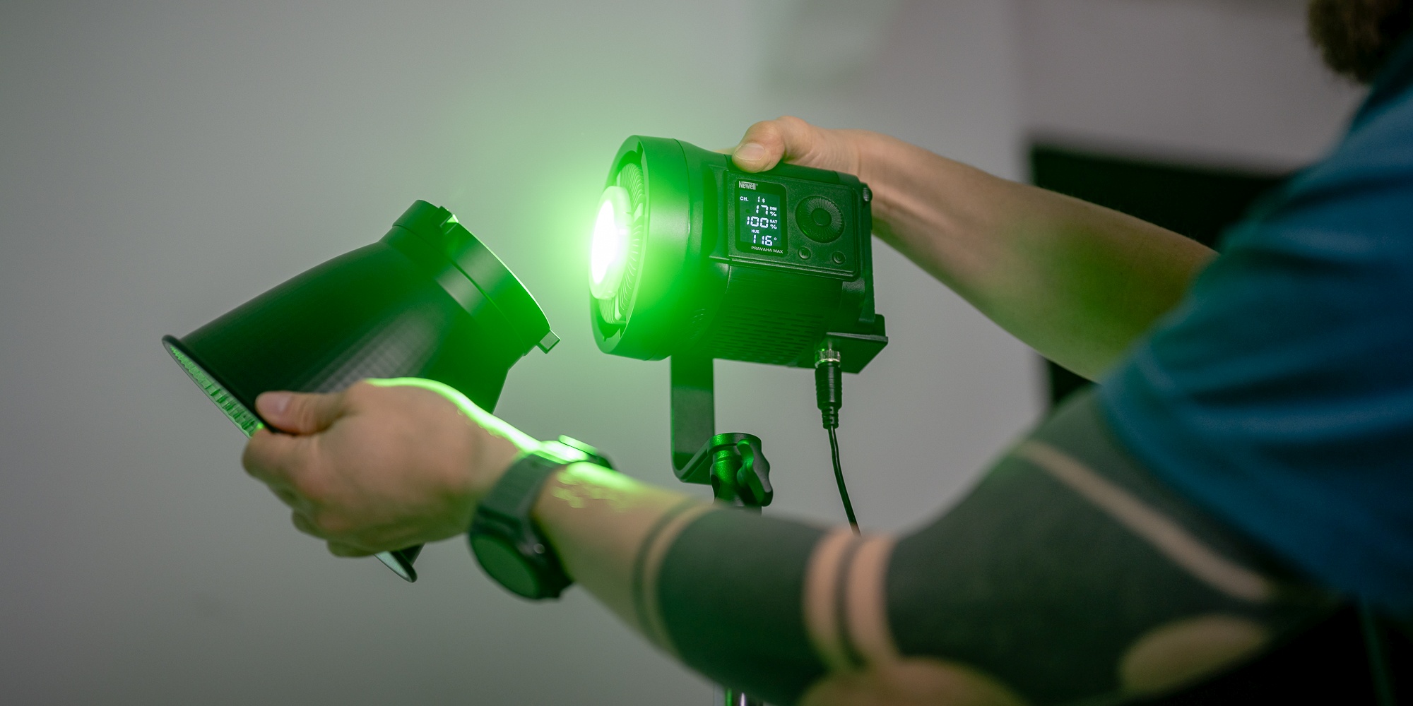 newell-pravaha-max-135-led-svetlo-lq-b6