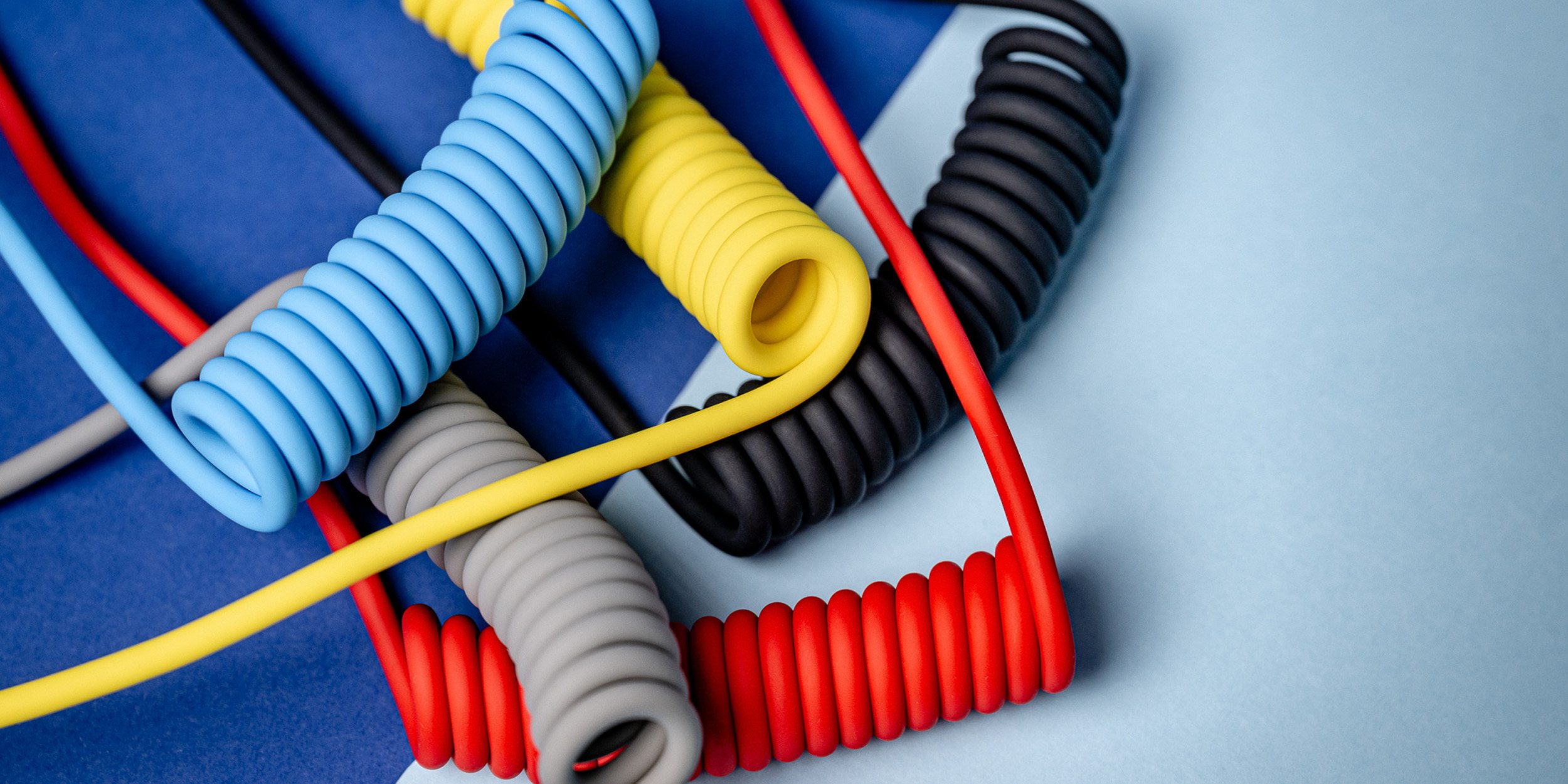 newell-usb-c-spiral-cervenomodry-pp-6