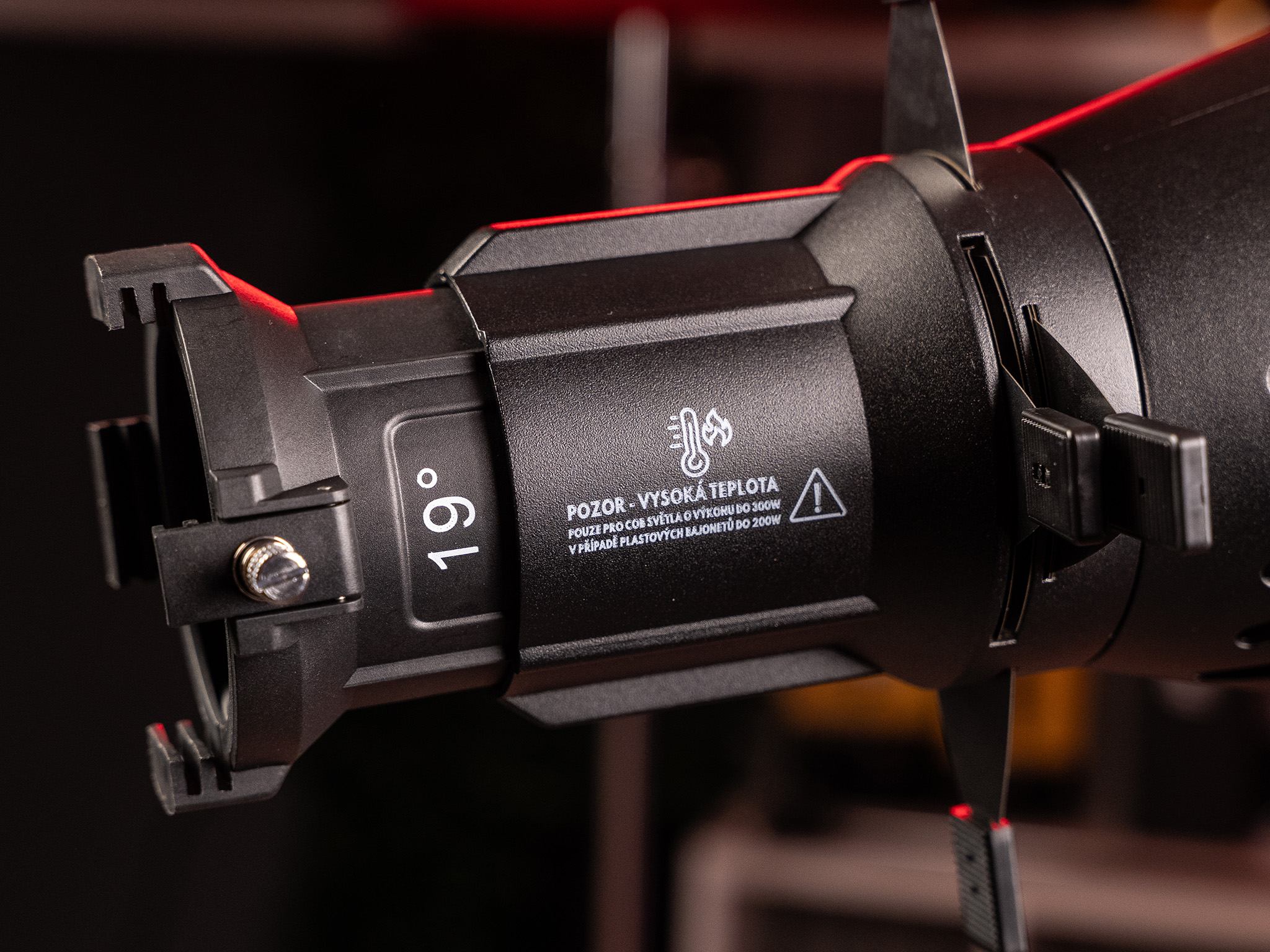 Detail optické části REDHEAD Spotlight s označením 19 stupňů
