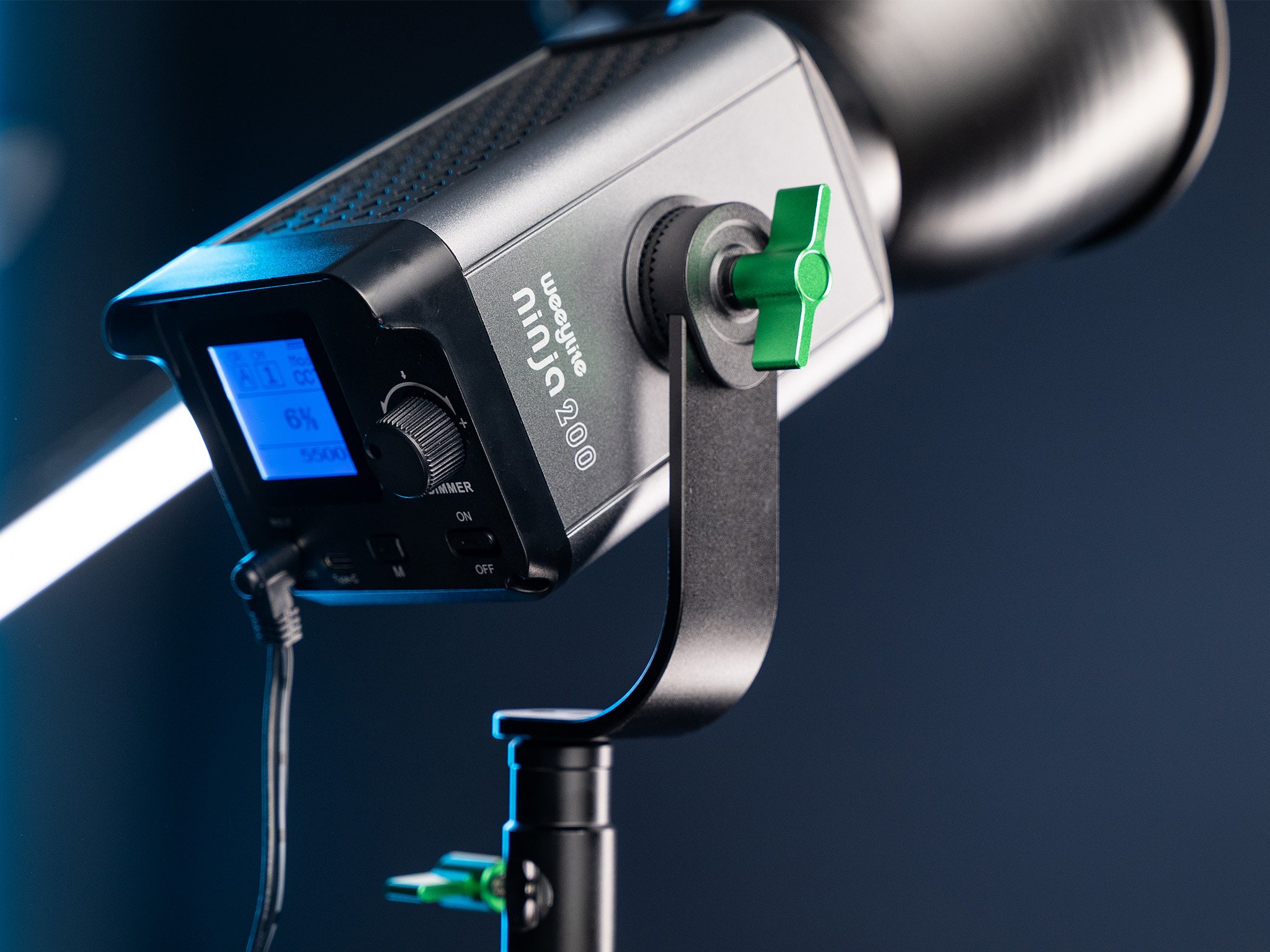 Weeylite Ninja 200 — Mini Bowens