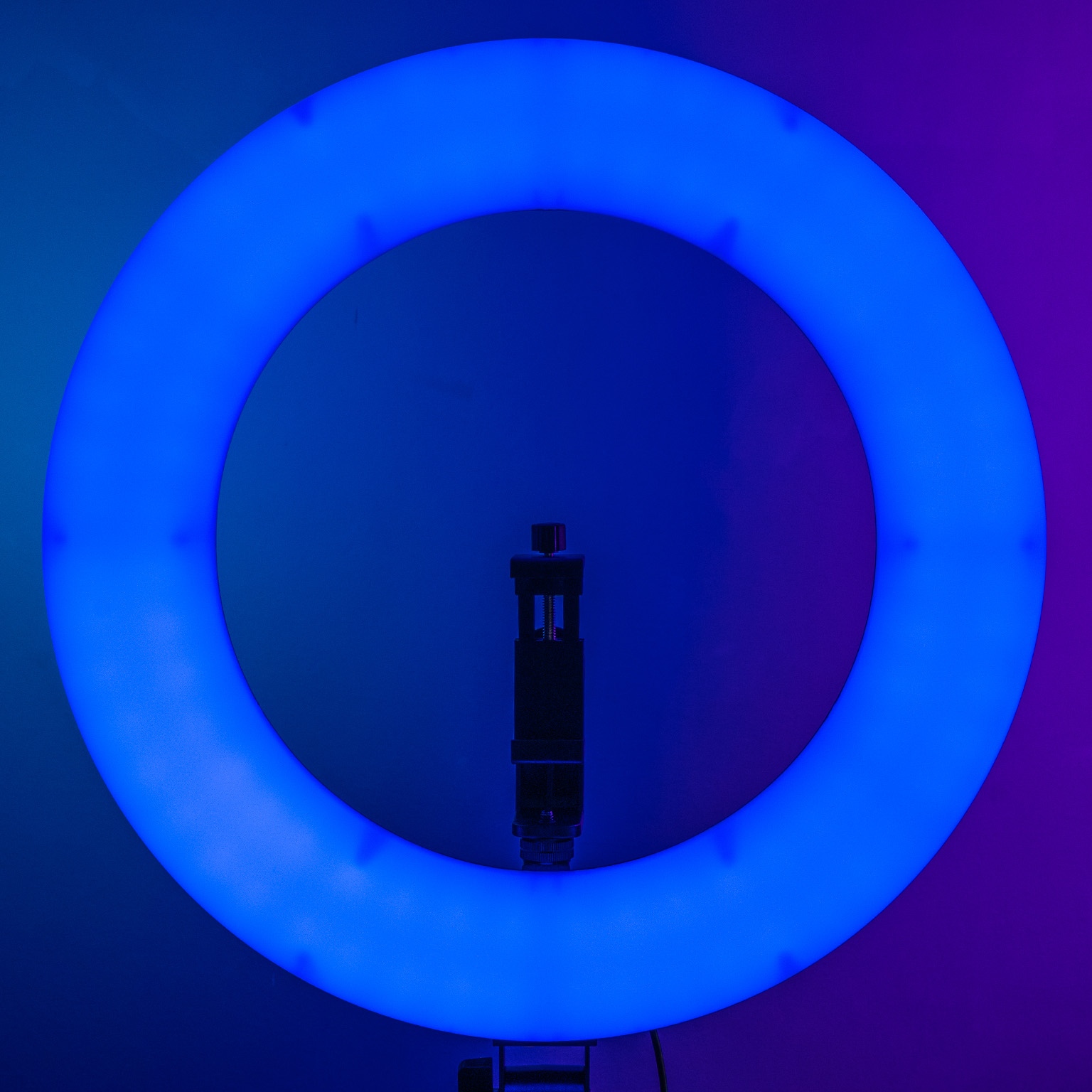Weeylite WE-10S mit blauem Licht im Farbmodus