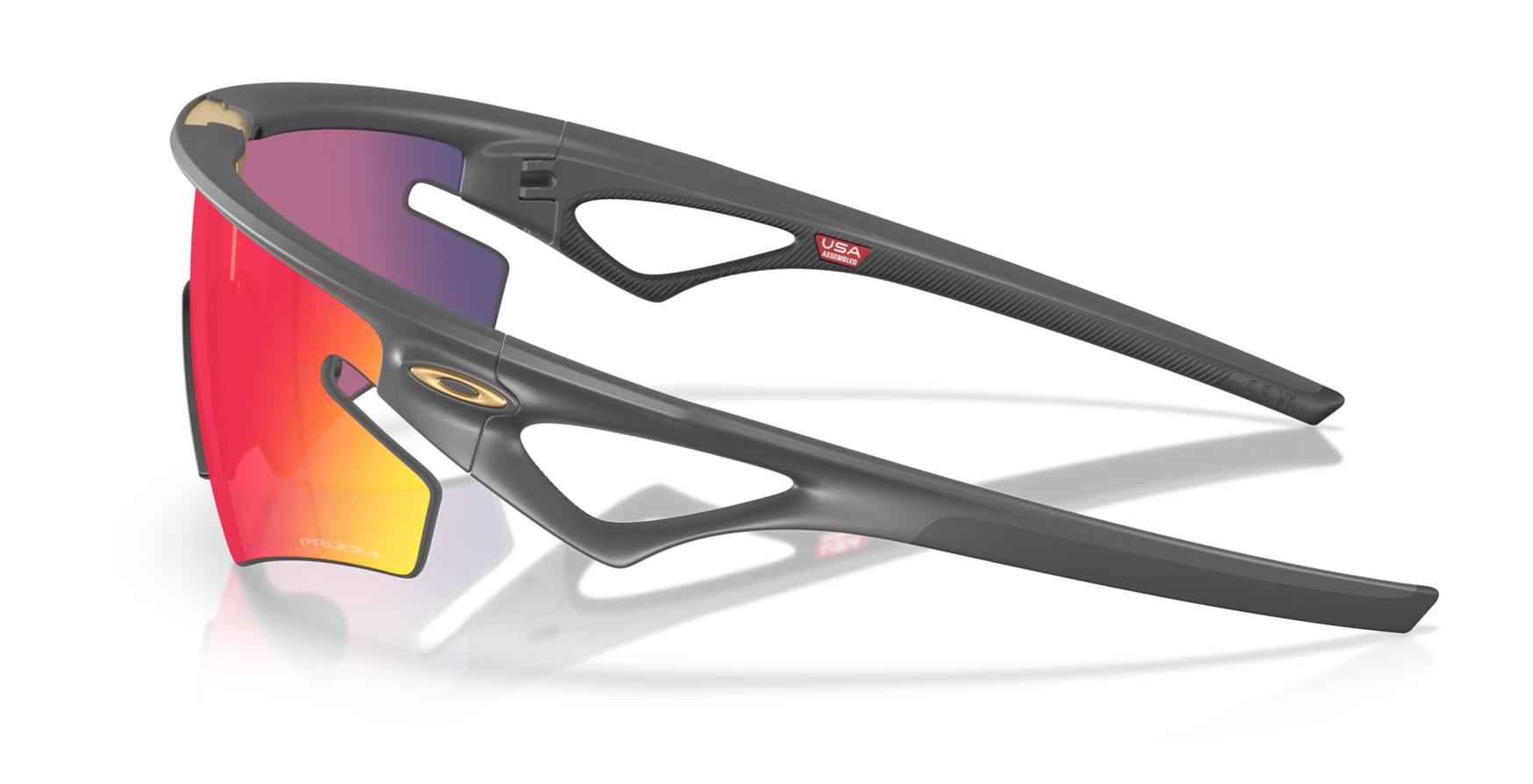 Oakley Sphaera Slash Matte Carbon / PRIZM Road, boční pohled