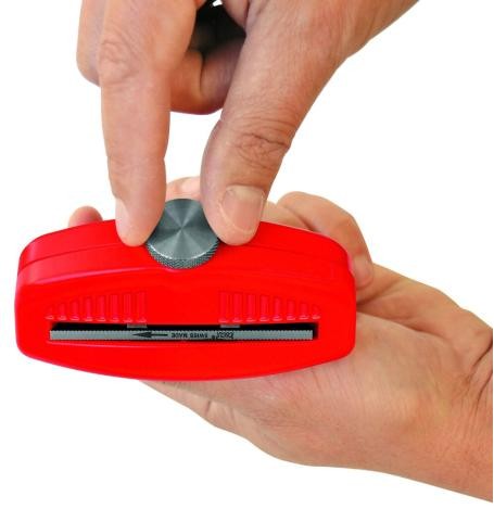 SWIX TA3006 Multi Edger brousek na hrany lyží