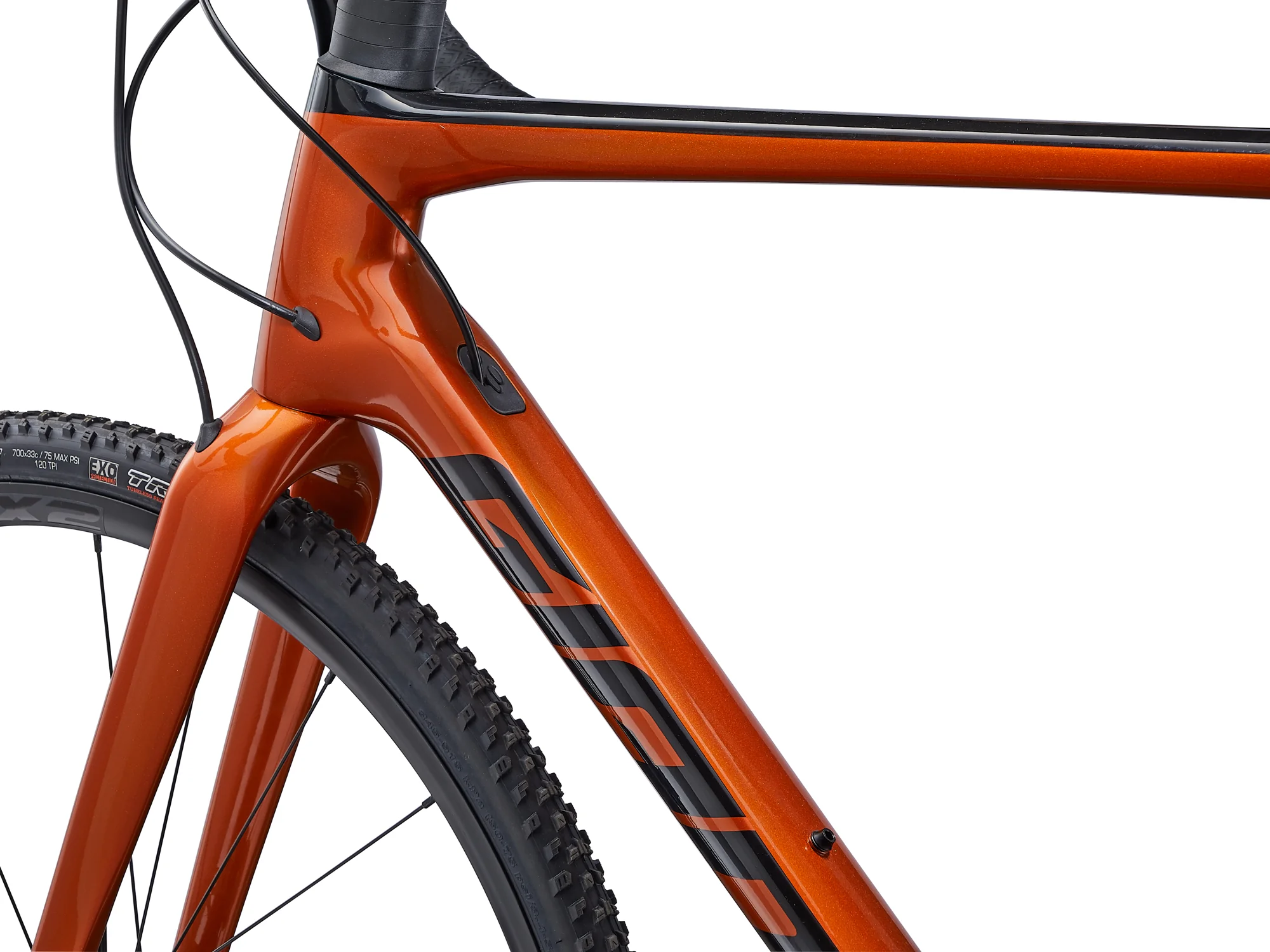 Hlavová trubka a karbonová vidlice kola Giant TCX Advanced Pro 2 v barvě Amber Glow s logem Giant a předním pláštěm