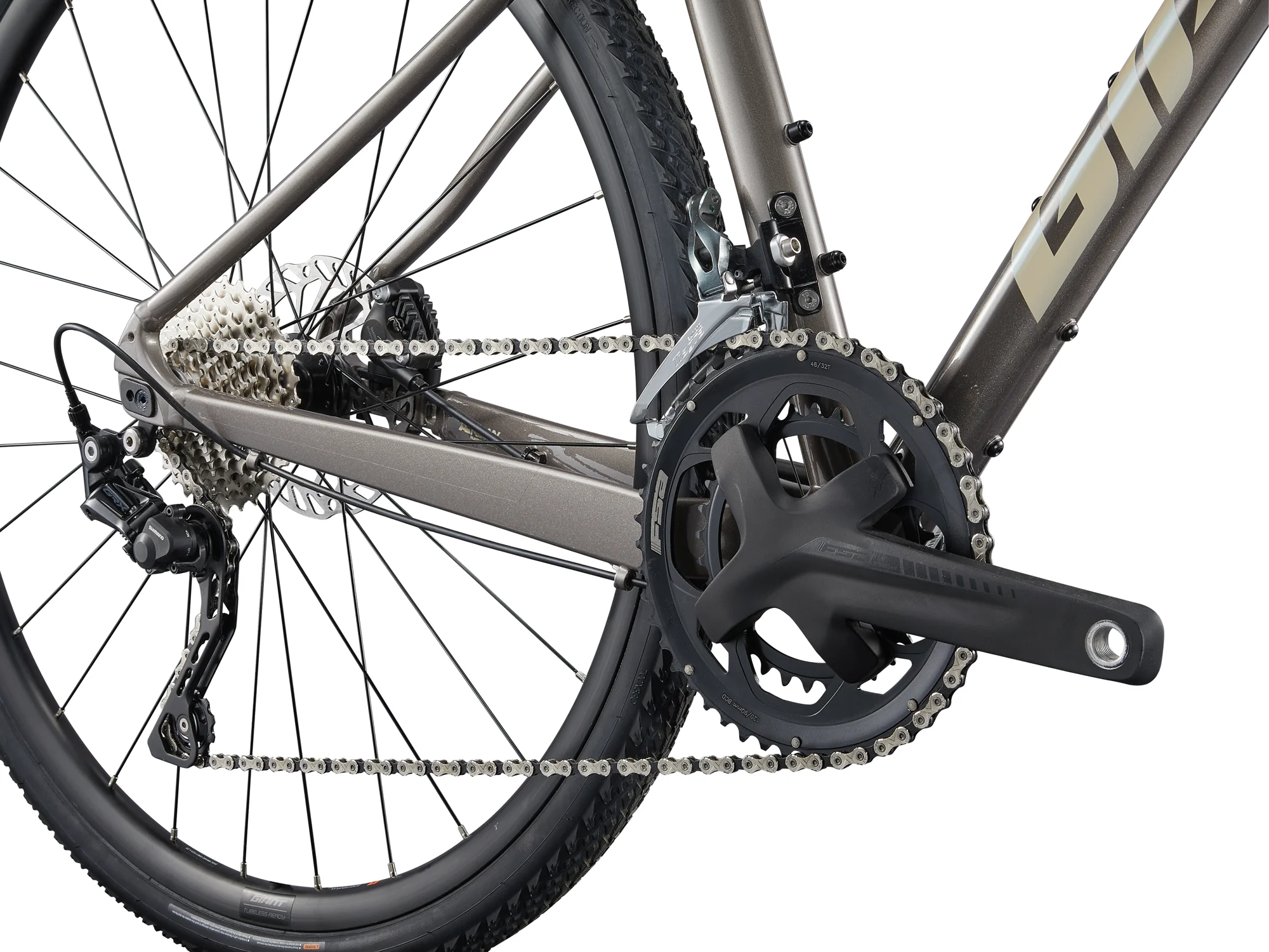 Pohon Shimano GRX s dvěma převodníky, kazetou a přehazovačkou na kole Giant Revolt 1