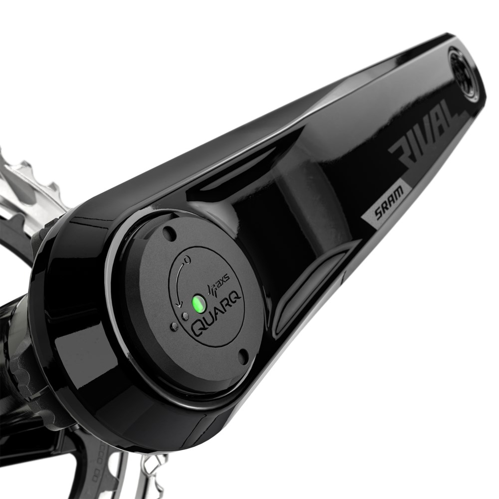 Levá klika SRAM Rival AXS s krytem měřiče výkonu Quarq DUB-PWR a stavovou LED