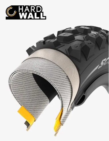 Řez pláštěm Pirelli Scorpion s konstrukcí HardWALL a ochrannou vrstvou od patky k patce