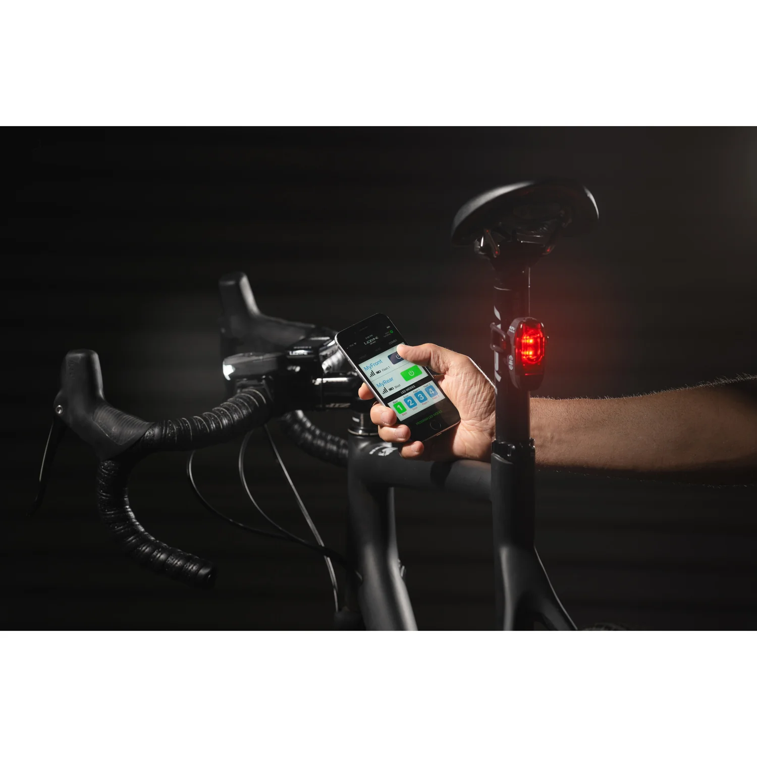 Ovládání světel Lezyne Connect Smart z telefonu