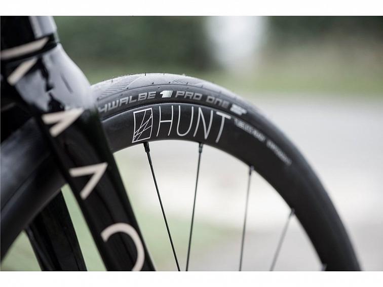 Výplet HUNT Aero Light Disc s plášťem Schwalbe Pro One