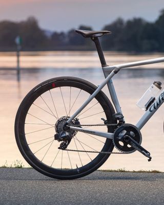 Představujeme horkou novinku - Wilier Granturismo SLR! Granturismo SLR je navrženo pro výkon bez námahy, kombinuje...