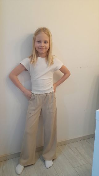 Ďakujeme za krásnu fotku tejto malej slečny v našom oblečení 😍🥰 Zlatica Ságnerová