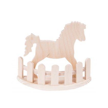 drewniany konik za plotkiem