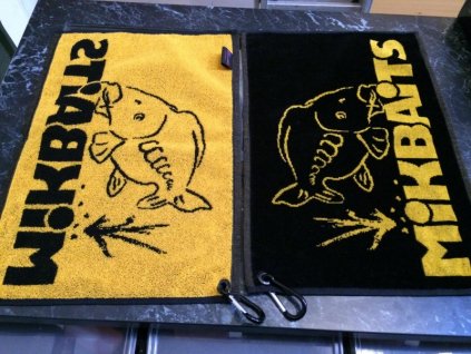 Mikbaits Ručník černo-žlutý s karabinou