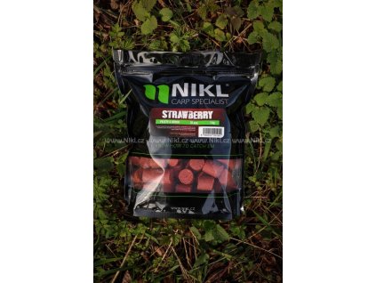 Karel Nikl Pelety Strawberry 18mm s dírkou, 1kg