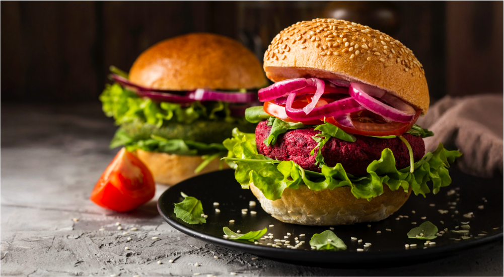 Domácí veganský burger z červené řepy a fazolí