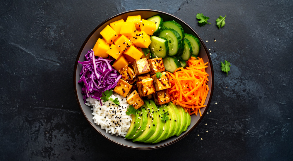 Tofu Poke Bowl s mango salsou