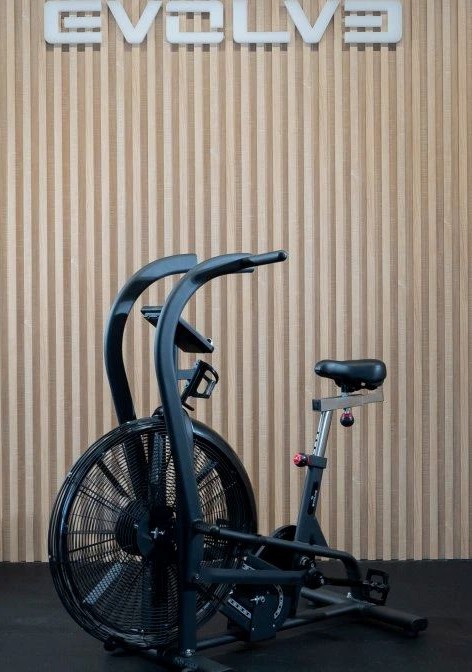 Въздушното колело EVOLVE ECON с LCD дисплей като върховен кардио партньор