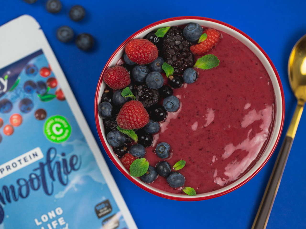 Energia v miske: Čučoriedková smoothie bowl s proteínom