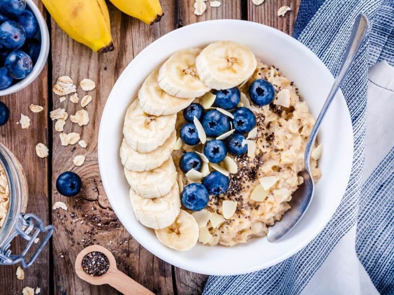 Začnite deň nápadito a zdravo: Proteínová ovsená kaša na raňajky
