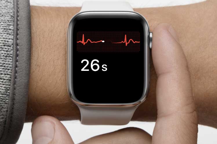 Zmerajte si EKG so smart hodinkami Apple Watch Series 4