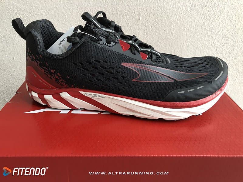 altra-torin-4-black-red-01