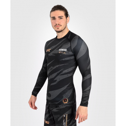 Pánský rashguard - funkční triko Venum UFC Adrenaline Fight Week Performance - dlouhé rukávy - Urban Camo (Velikost XS)