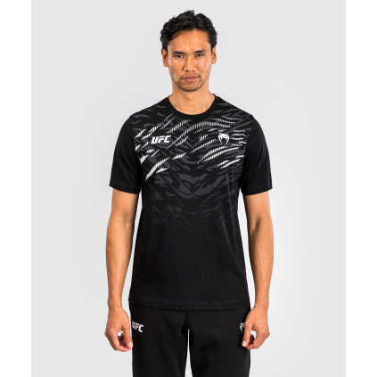 Bavlněné pánské tričko Venum UFC FUSION Replica - Black (Velikost XXS)