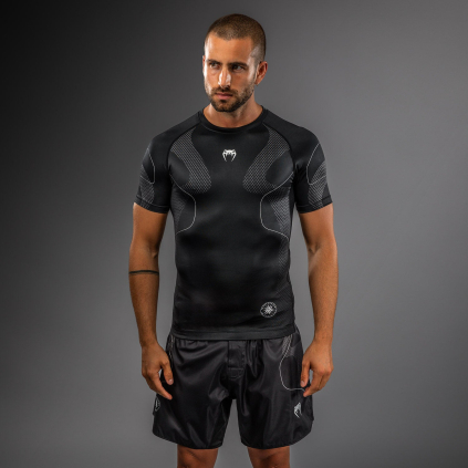 Rashguard Venum Nexus - krátké rukávy - Black/Silver (Velikost S)