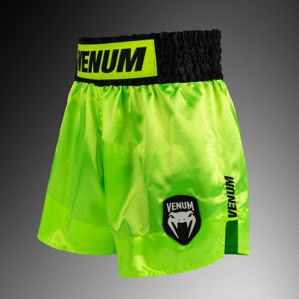 Muay Thai šortky Venum Classic Evo - NeonYellow/Black (Velikost XS)
