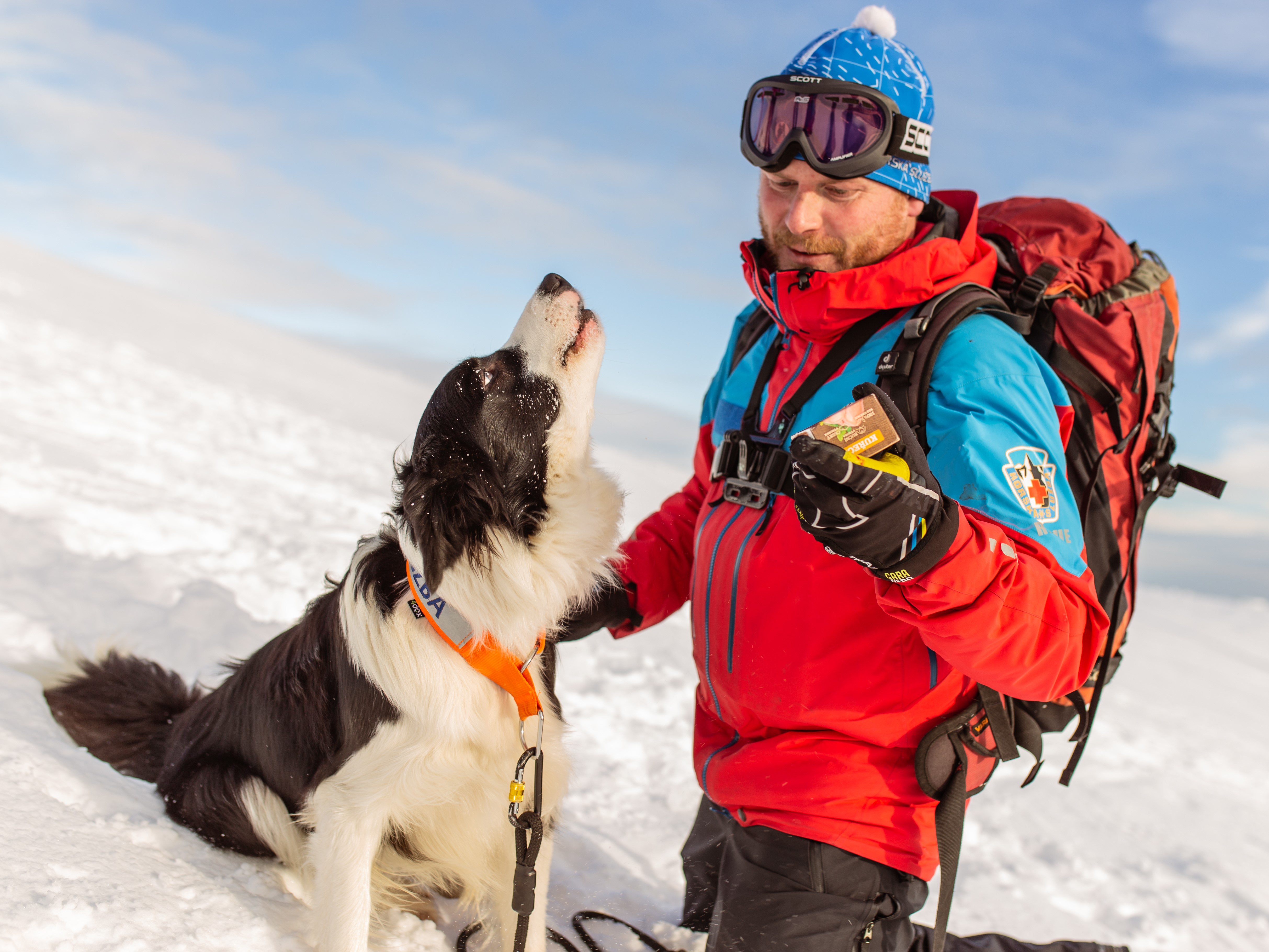 Jak se zachovat, když vás na horách překvapí hustá mlha či lavina?