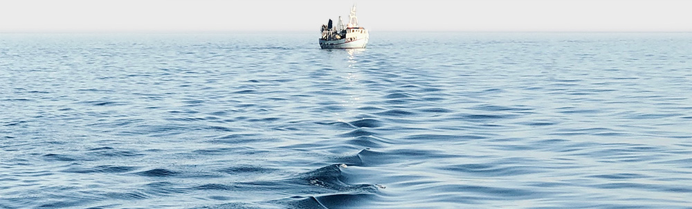 AR_Ship_on_a_sea