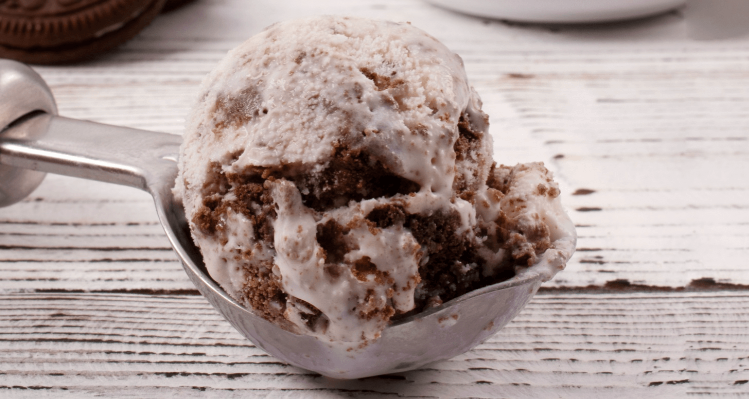 Domácí proteinová zmrzlina cookies and cream: dobrota plná bílkovin na horké letní dny