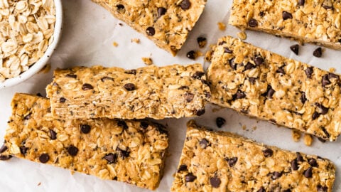 Recept : Proteínové tyčinky z arašidového masla a ovsených vločiek