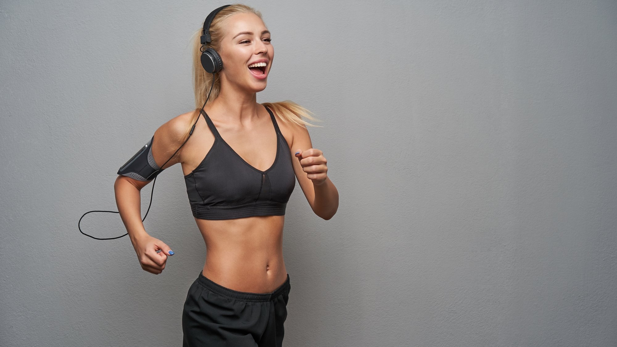 5 spôsobov, ako môže počúvanie hudby zlepšiť tvoj výkon