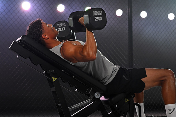 Hammer Strength 4-Sided Urethane Dumbbells: Nový štandard prémiových činiek pre moderné fitness centrá