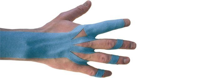 Ako tejpovať narazený prst