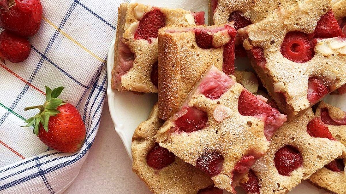 Otvárame jahodovú sezónu! Super rýchla hrnčeková jahodová bublanina