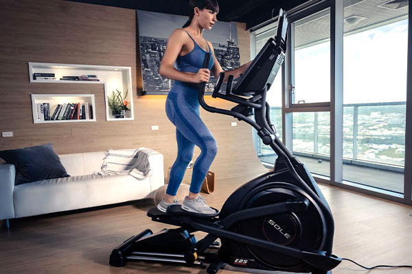 TOP fitness darček: Eliptický trenažér. Šetrný spôsob, ako cvičiť telo bez bolesti kĺbov.