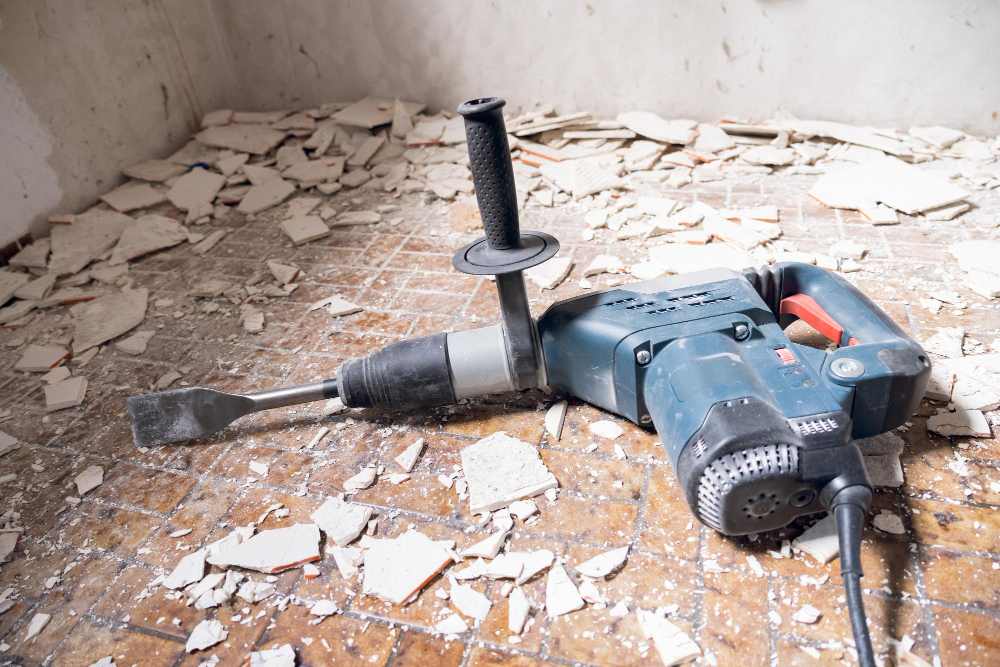 jak-vybrat-demolicni-kladivo-na-bourani-pricky