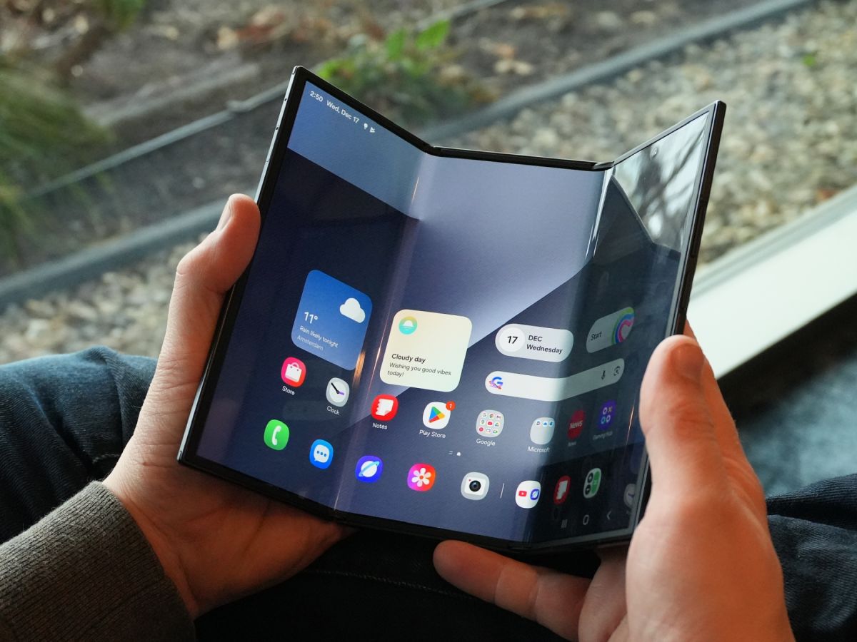 Složil se za tři měsíce. Proč Samsung Galaxy Z TriFold stahují z prodeje?