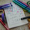 Gelové gumovací pero UNI ERASABLE 0,5 mm, fialové