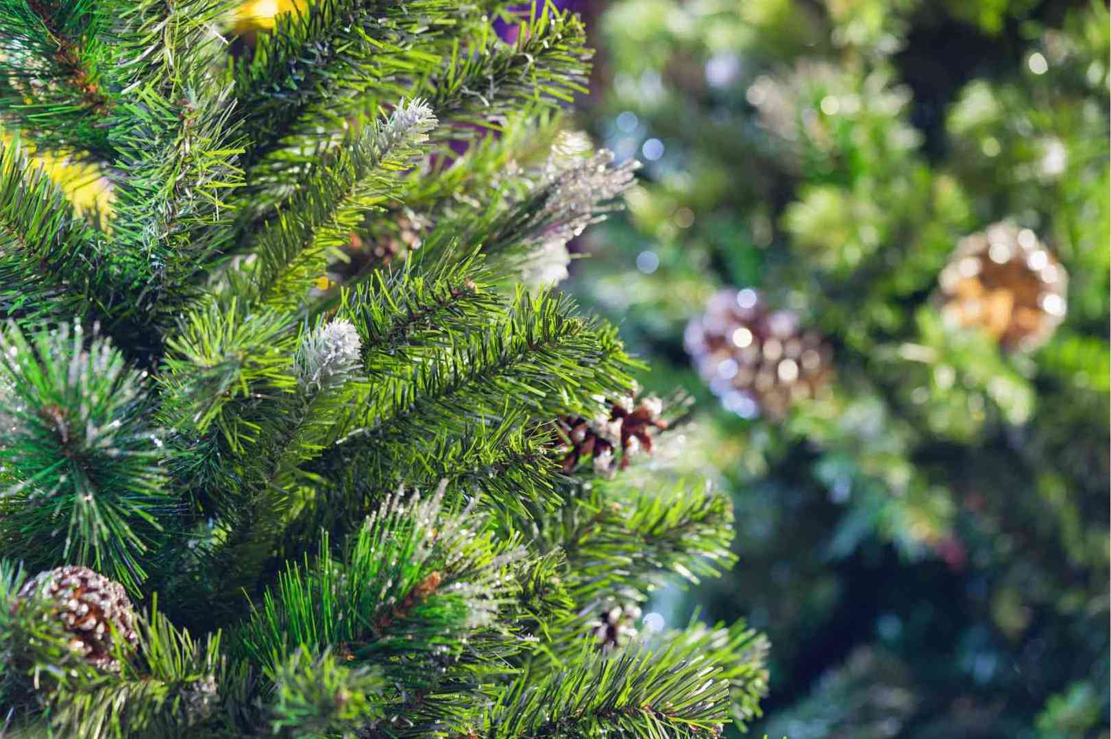5 tipů, jak zajistit, aby vám umělý vánoční stromek vydržel roky!