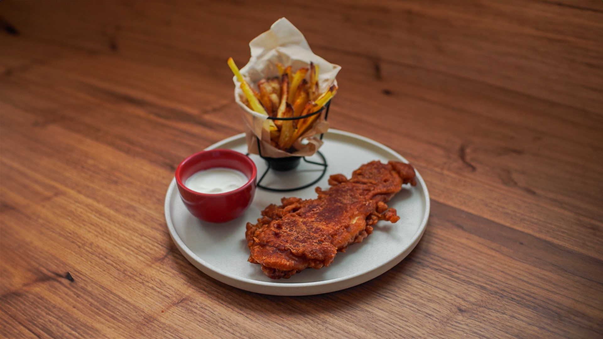 Domácí Fish and Chips – smažená ryba v těstíčku s hranolky