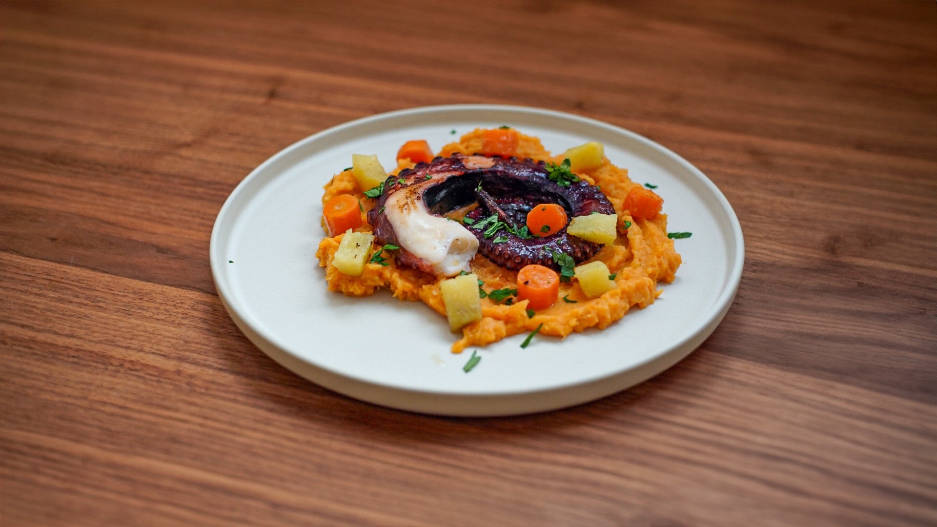 Grilovaná chobotnice se sladkým bramborovým pyré – jednoduchý a chutný recept