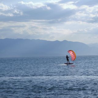 Pocket Wing - Frigate 3.5m , slabý vítr cca 6-7ms. Board midlenght 95l foil sevenseas 1500. Těšíme se na pořádný nářez s...
