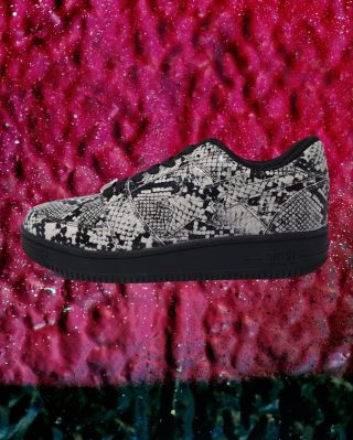 2020 Bape Sta Low Size: 45 Condition: 9/10 Price: 149€ (Under Retail!) •Buy online at www.flace.sk (Link in Bio)