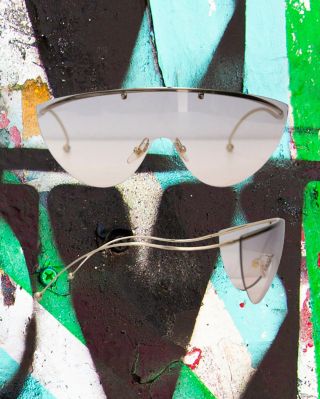 Givenchy GV7152/S Shield Sunglasses Size: UNI Condition: 8/10 Price: 129€ (Under Retail!) •Buy online at www.flace.sk...