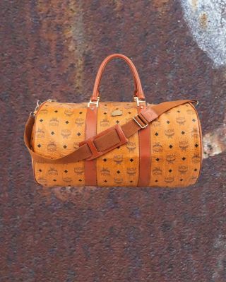 MCM Visetos Boston Duffle Bag Size: UNI (50x26x30cm) Condition: 7/10 Price: 450€ (Under Retail!) •Buy online at...