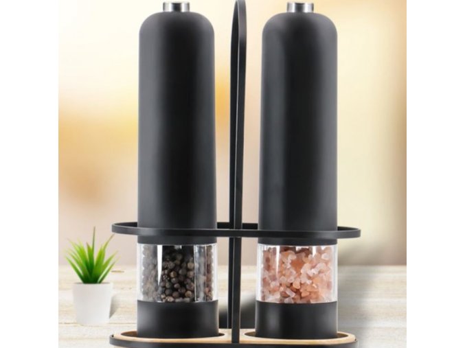Kuchyně - elektrický elegantní mlýnek na sůl nebo pepř v černé barvě - slánka a pepřenka - vánoční dárek