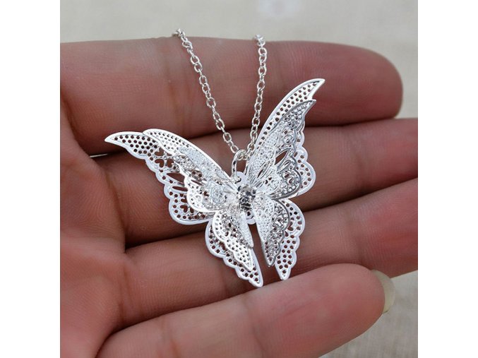 Stříbrný elegantní řetízek s motýlem